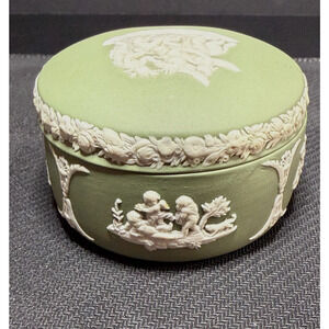 Wedgwood Vintage Green Jasperware Trinket Jewelry Box Keepsake Collectible